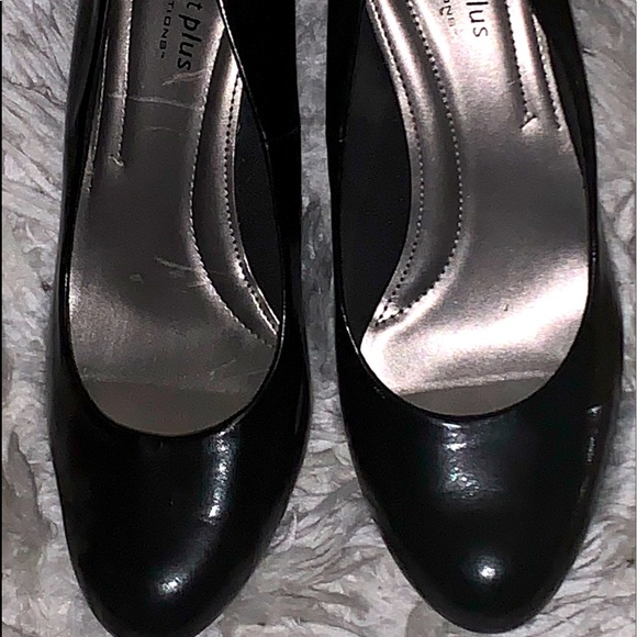 Size 11W, Black pumps, Comfort Plus Brand, Payless